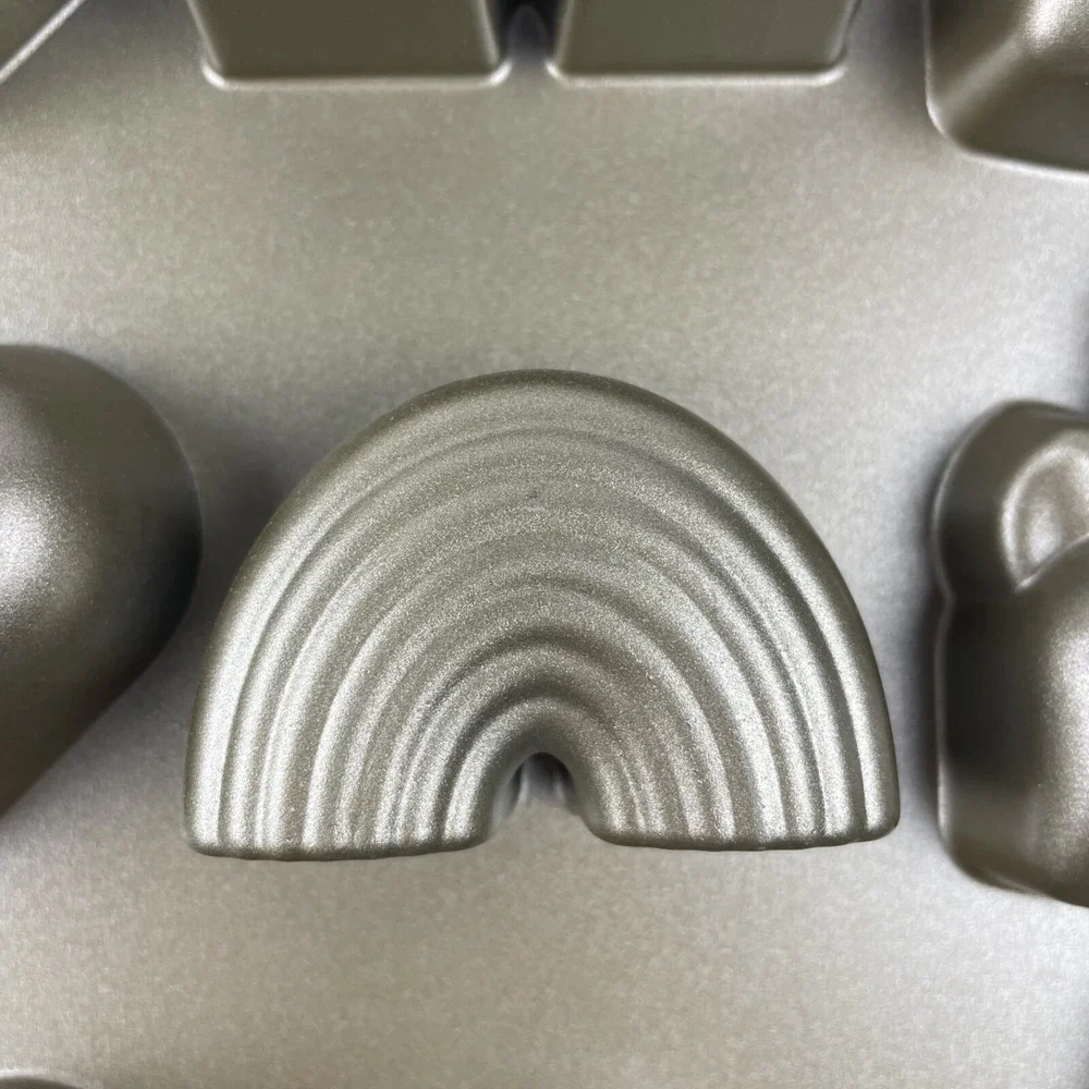 Williams Sonoma Flour‎ Shop Cake Bitelet Baking Pan-Unicorn,Heart,Rainbow,Smiley